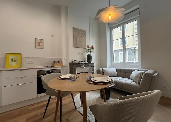 Elegante En Souplex - Gare & Centre A Pied Apartment